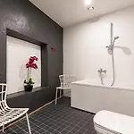 Apartment Stylish With Parking In Telliskivi