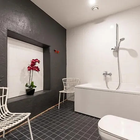 Apartment Stylish With Parking In Telliskivi